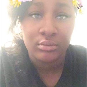 Meet your Posher, Joynelle